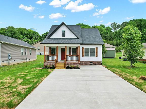 2nd image of 1717 Southern Heights Cir SE