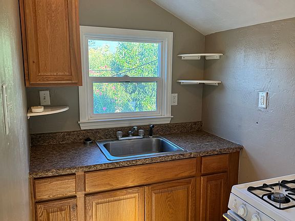 2nd image of 1324 N Farris Ave #B