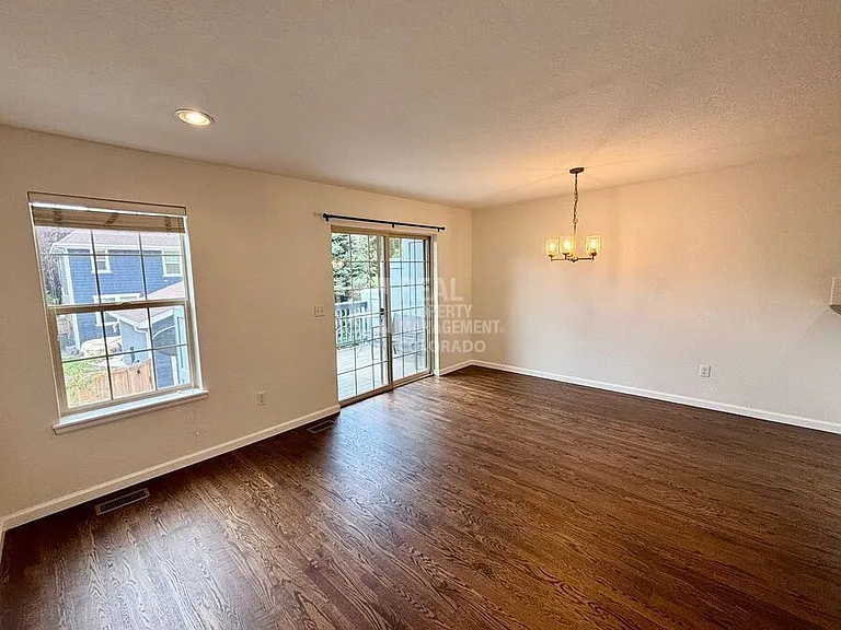 8260 E 29th Ave — Photo 3