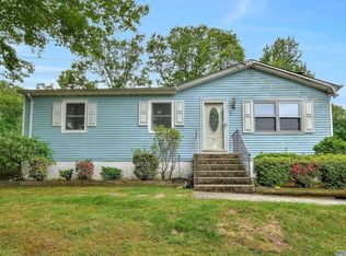 70 Ridge Rd, Rocky Point, NY 11778