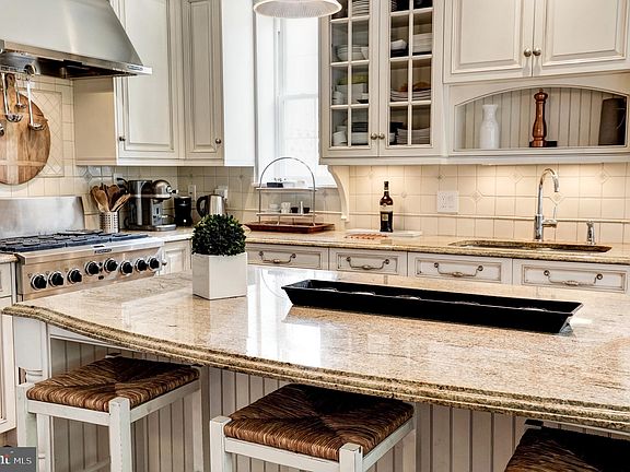 3rd image of 2243 40th St NW