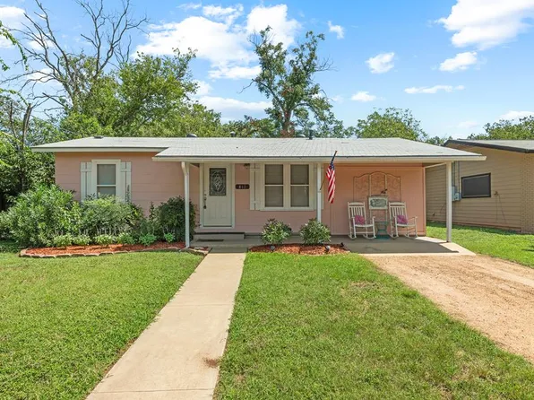 812 W Austin St, Fredericksburg, TX 78624
