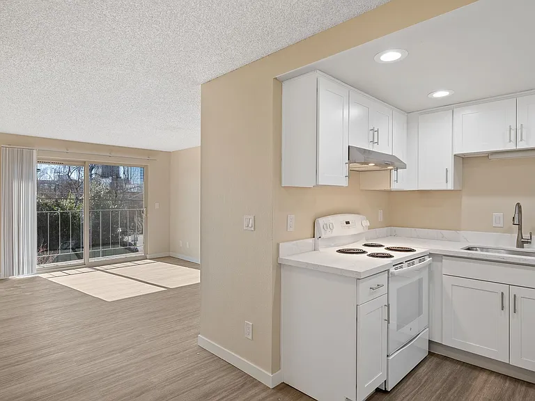 Stonebridge Apartments — Photo 64