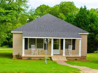 128 Oak St, Clover, SC 29710