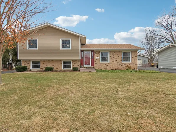 1811 Longmeadow Dr, Lindenhurst, IL 60046