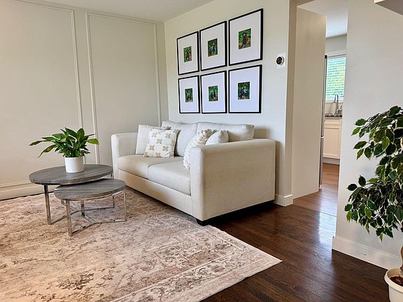 3rd image of 463 Killarney Glen Ct SW