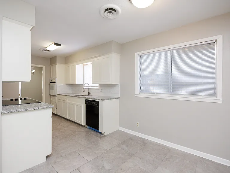 207 Blanco Dr — Photo 9
