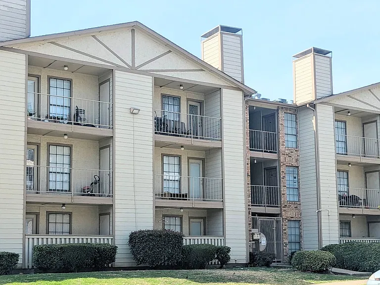 Bennett Place Apartments — Photo 18