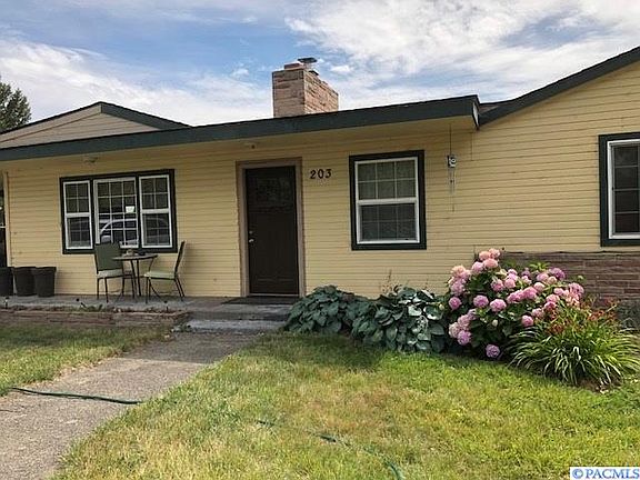 2nd image of 203 S Highland Dr