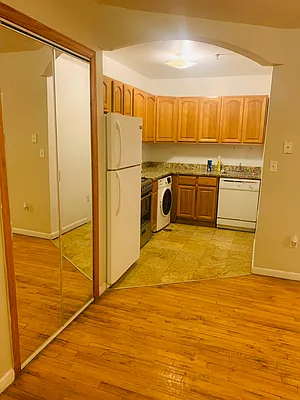 Rented by 18 REALTY | media 14