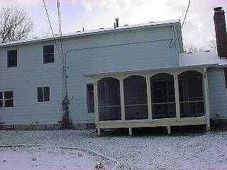 2nd image of 878 Maple Ln