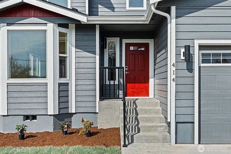 3rd image of 414 Comet Street
