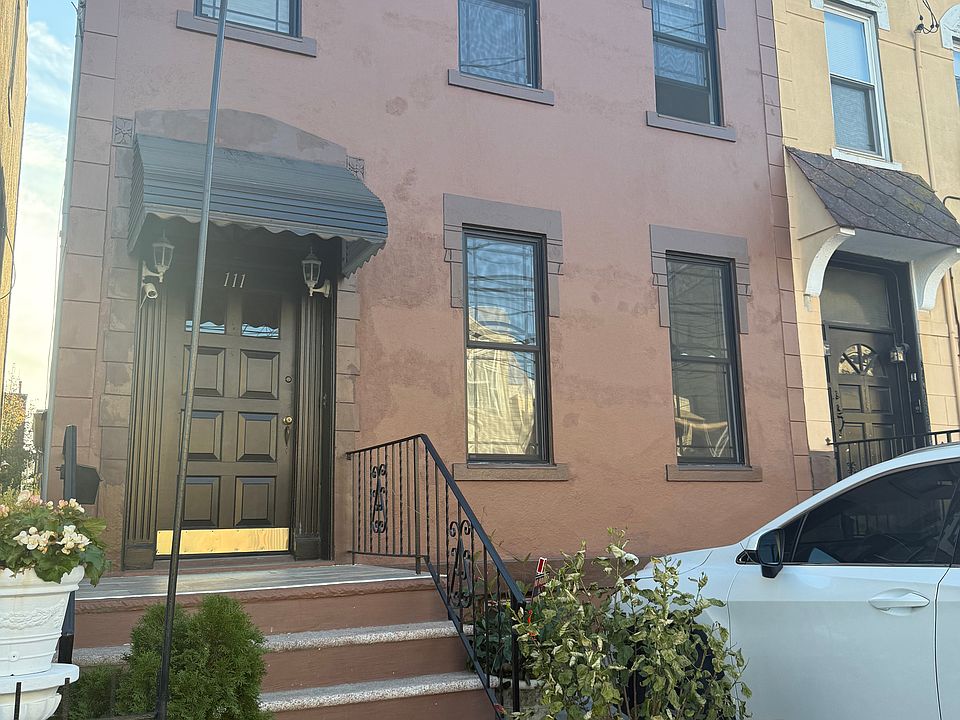 1st image of 111 19th St #1