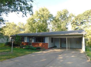 2305 S Laverne Ave, Fayetteville, AR 72701