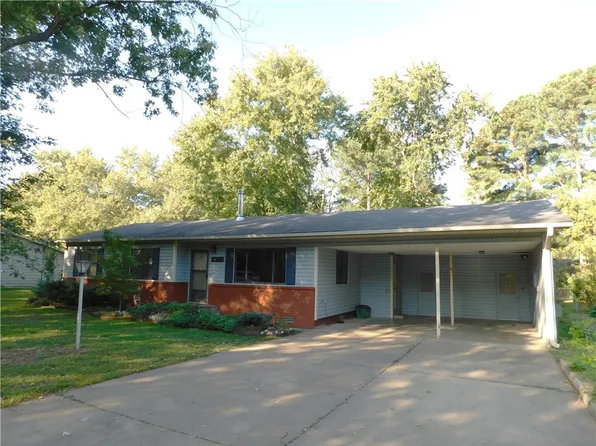 2305 S Laverne Ave, Fayetteville, AR 72701