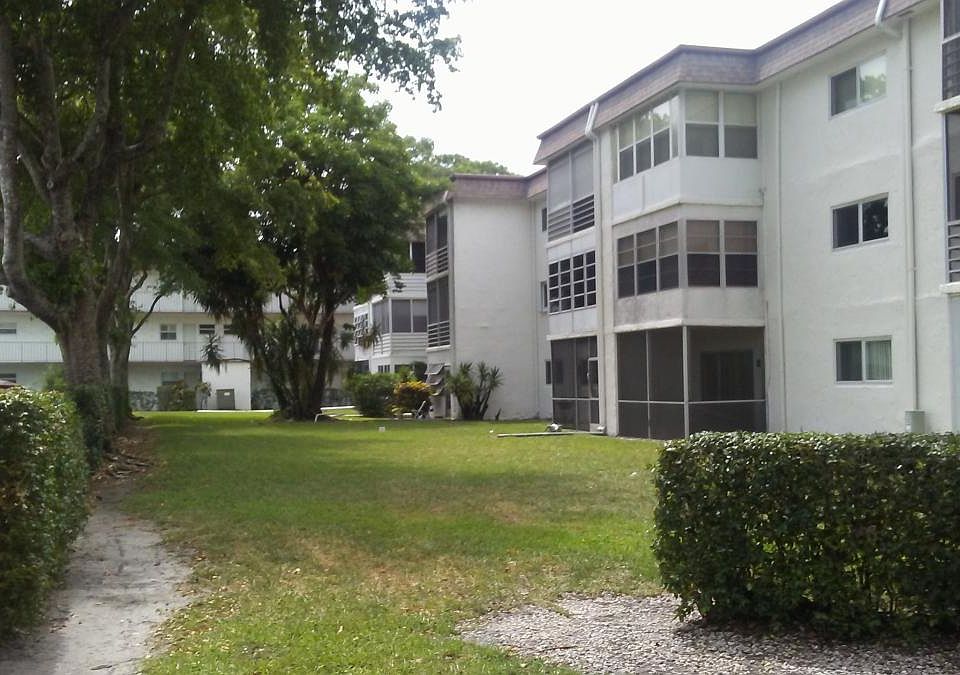 Outside patio / balcony