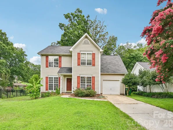 7329 Starvalley Dr, Charlotte, NC 28210