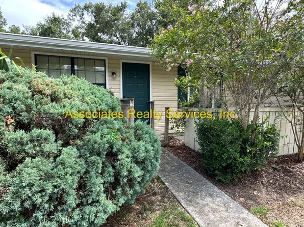 2490 SW 14th Dr APT 9, Gainesville, FL 32608