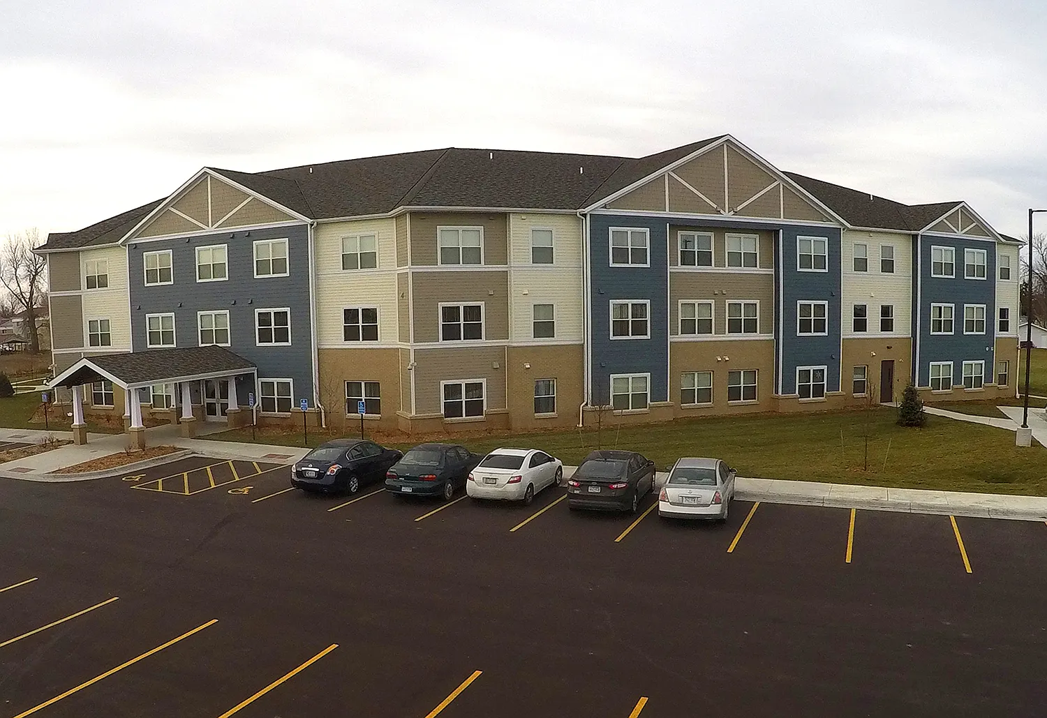 Grand Terrace Apartments — Photo 2
