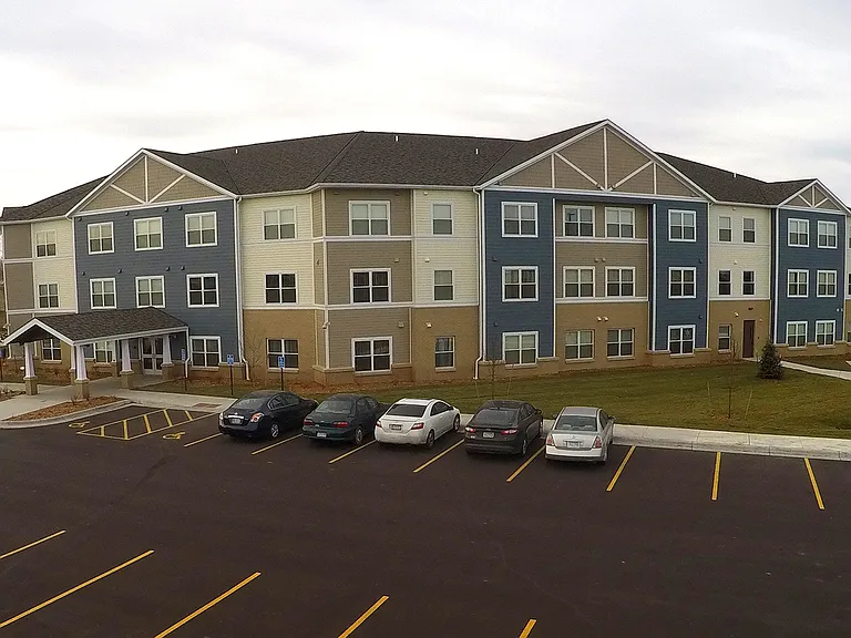 Grand Terrace Apartments — Photo 2