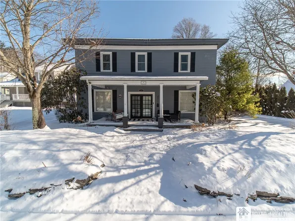 34 Maple St, Bemus Point, NY 14712