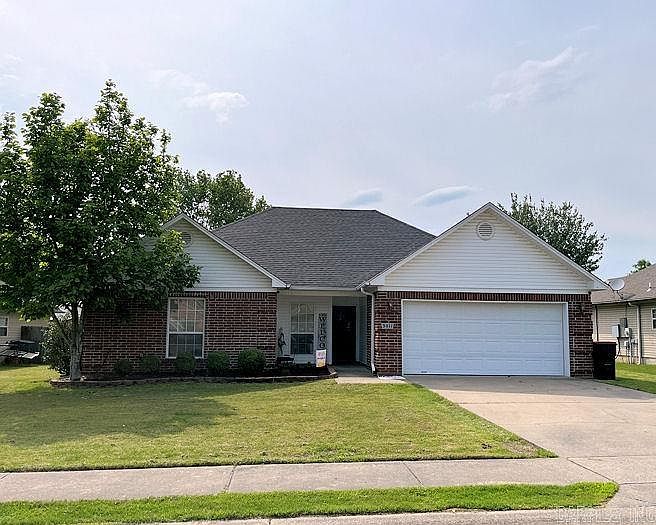 1st image of 3011 Longmeadow Dr