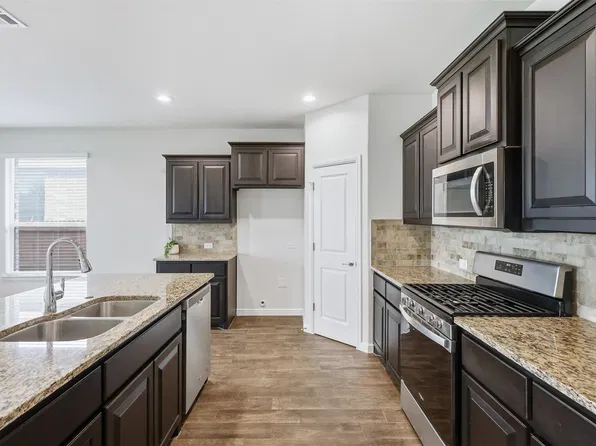 9005 Fescue Dr, Fort Worth, TX 76179