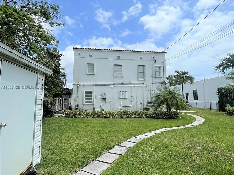 5116 SW 57th Ave #A — Photo 7