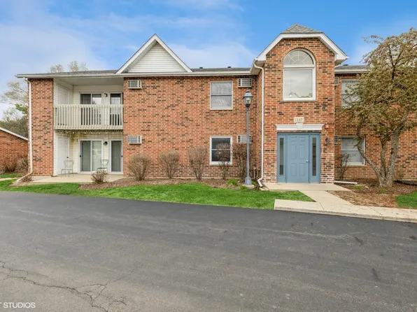 1347 Cunat Ct APT 2A, Lake In The Hills, IL 60156