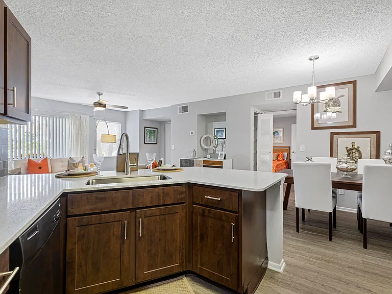 Centro at Davie Apartments — Photo 24