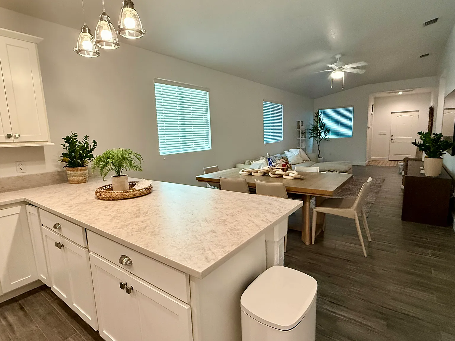 3 bed, 1500 sqft, $3,350 — Photo 4