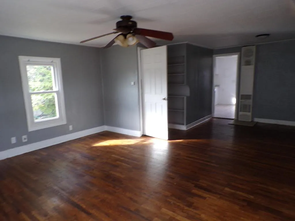 408 Platte — Photo 1