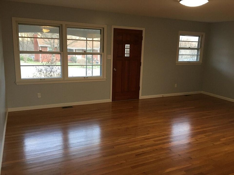 2nd image of 38 N Pershing Rd