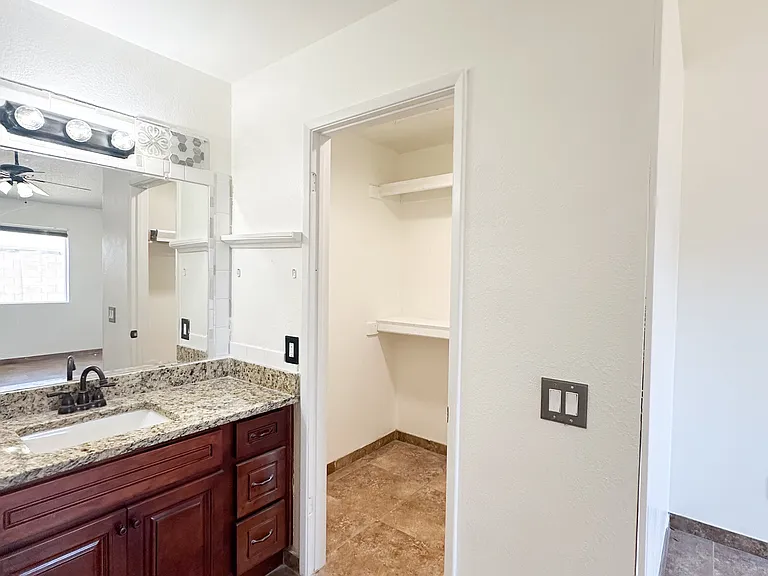 3025 W Irma Ln — Photo 9