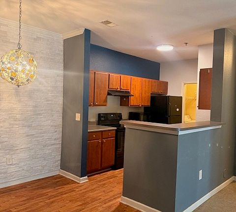 2nd image of 200 Vista Lake Dr APT 3
