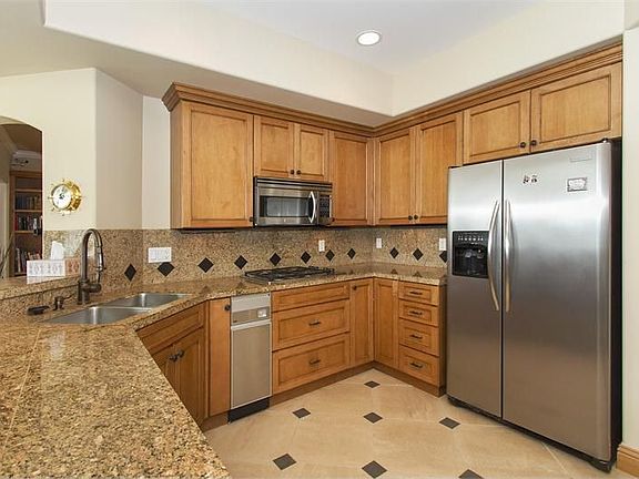 5th image of 17986 Viking Way NW