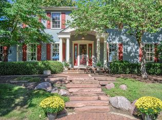 407 Wing Ln, St Charles, IL 60174