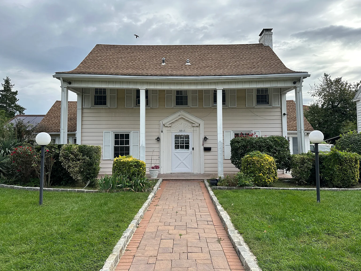 7 bed, 2713 sqft, $6,999 — Photo 1