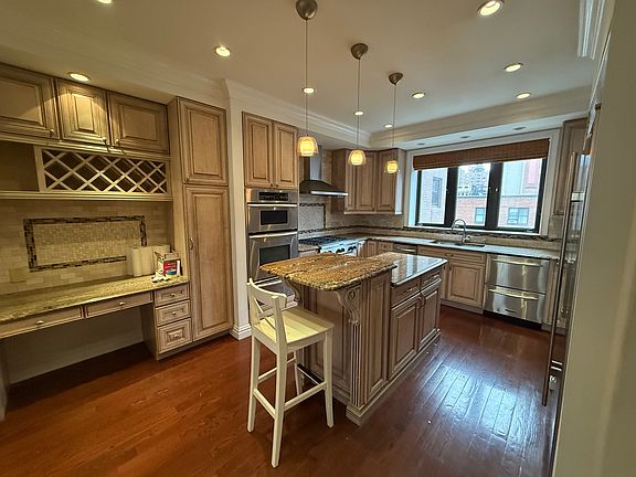 3rd image of 133 Lexington Ave #Hp