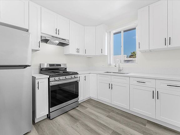 5th image of 3905 S Stevely Ave #11