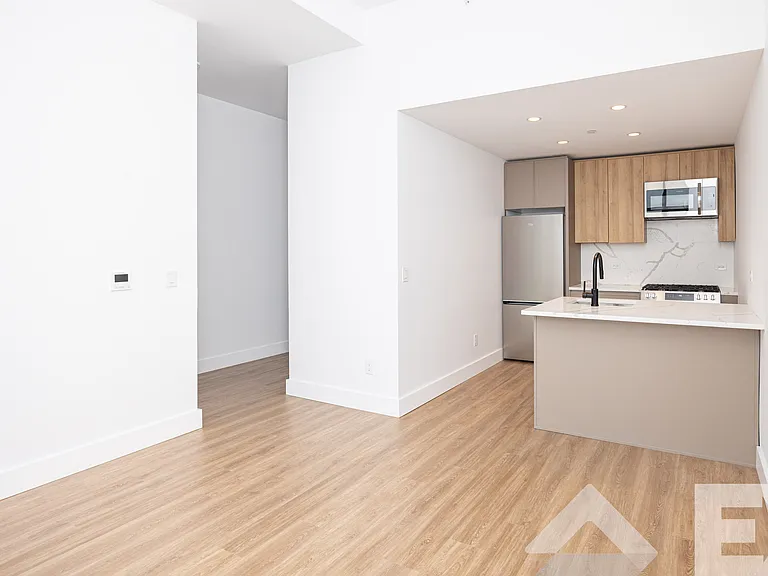 2230 Cropsey Ave #2903 — Photo 2