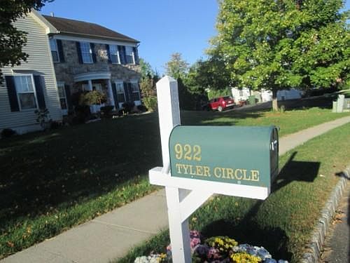 2nd image of 922 Tyler Cir