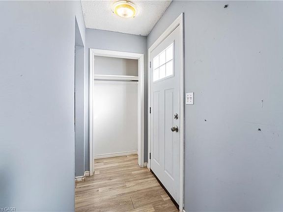 3rd image of 549 Lakeview Rd