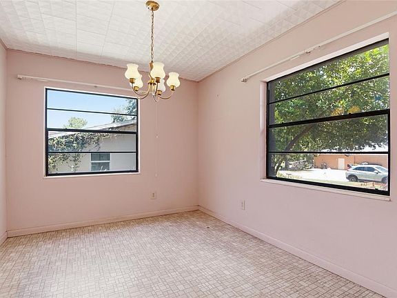 3rd image of 461 Sheldon Pl