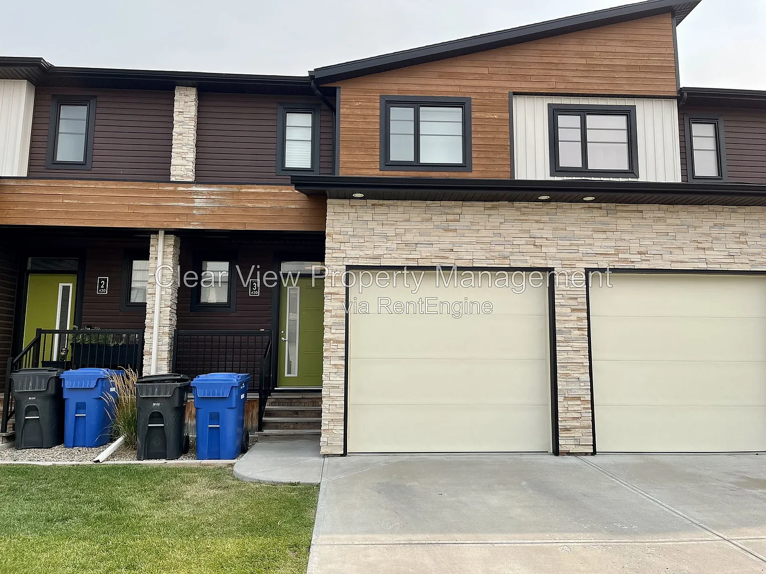 2 bed, 3.5 bath, 300 sqft, $2,049 — Photo 1