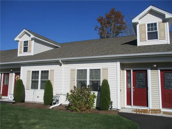 12 Gray Coach Ln Unit 1210, Cranston, RI 02921
