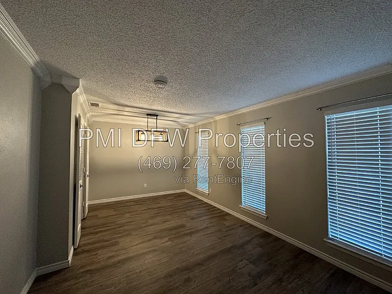 2120 Blossom Ln — Photo 14