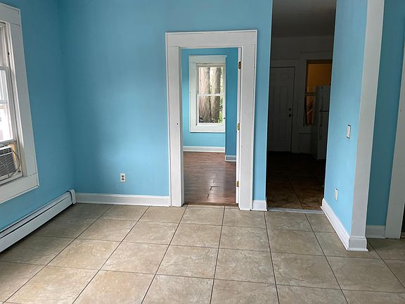 5th image of 121 Palm St Floor 1