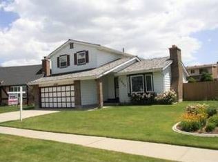 1390 E Rainsborough Rd, Murray, UT 84121