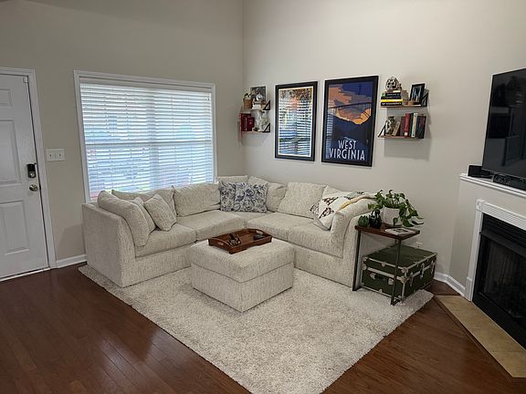 5th image of 146 Alexander Blvd